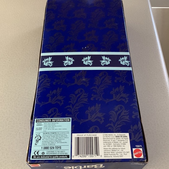 Barbie winter velvet by Avon 1995 - Picture 5 of 8